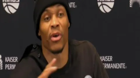 云南五兄弟田间潮玩，苞谷地变身热门舞台！